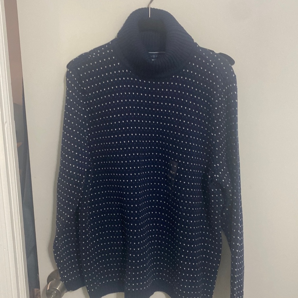Woman blue and white dots sweater NWOT